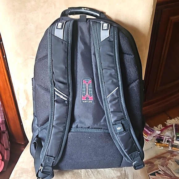 Brand New Swiss Gear Scan Smart Backpack! NWOT - Picture 9 of 10